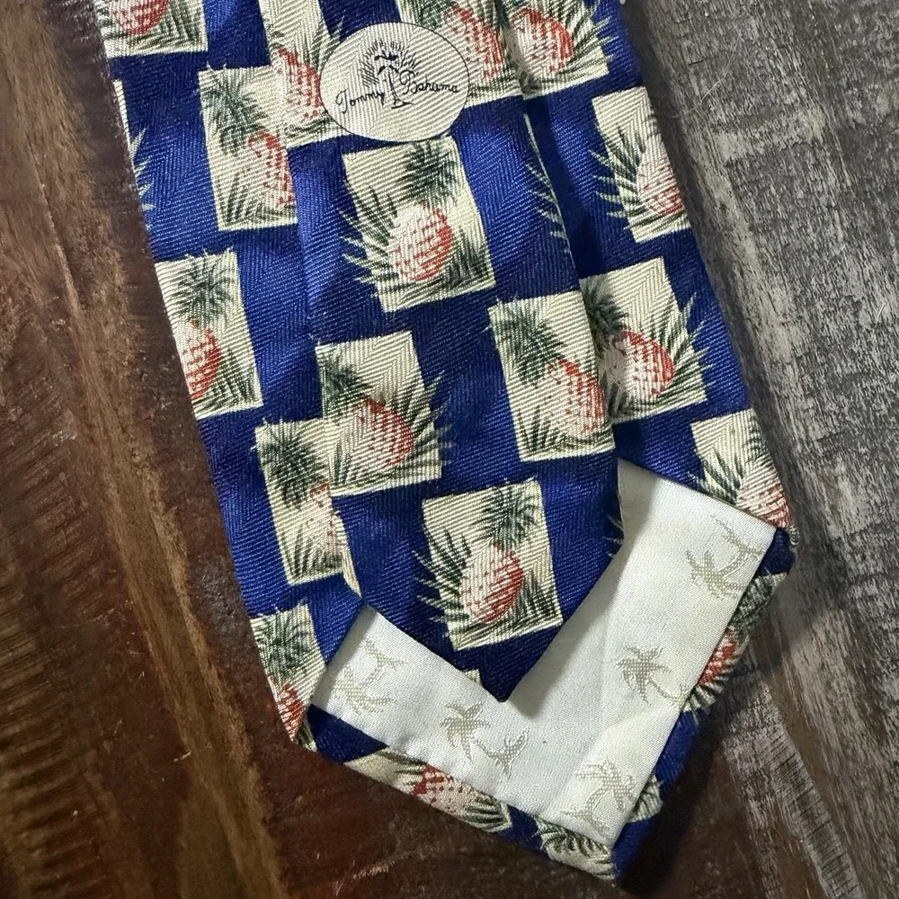 Tommy Bahama 100% Silk Pineapple‎ Square Necktie Blue